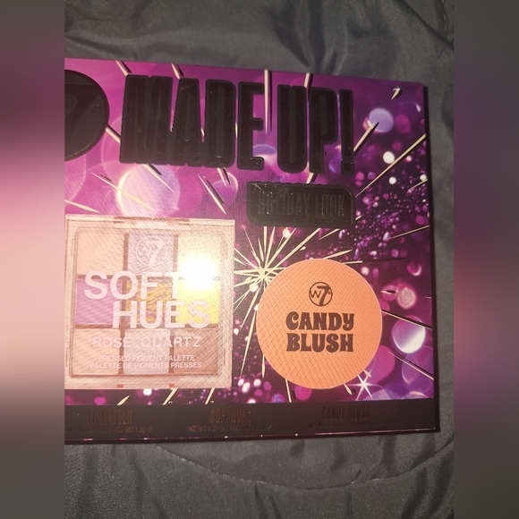 W7 Makeup Set with Lip Liner and Blush - Picture 3 of 3